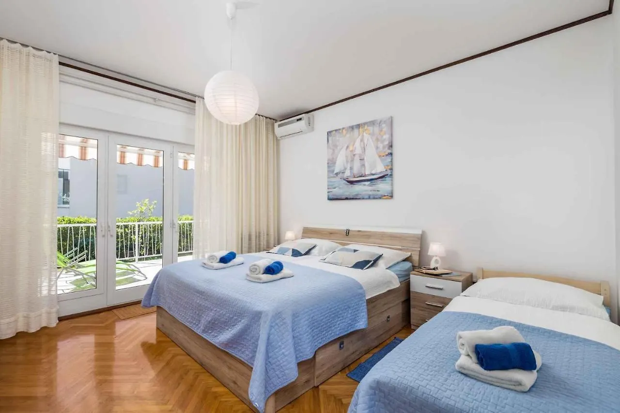 Apartments In Moscenicka Draga 34827