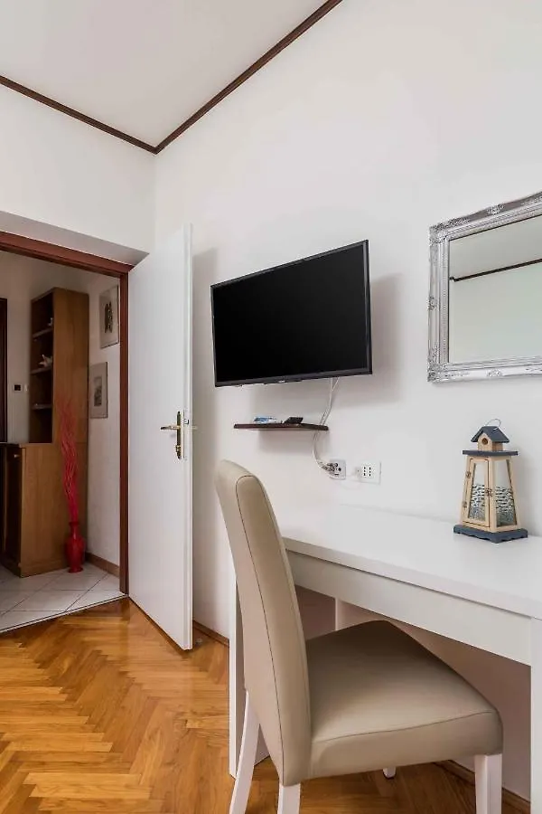 Apartments In Moscenicka Draga 34827