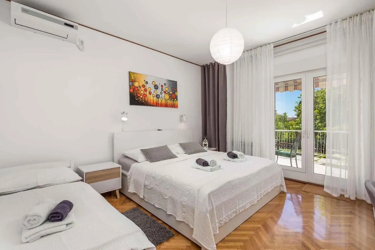 Apartments In Moscenicka Draga 34827 0*,